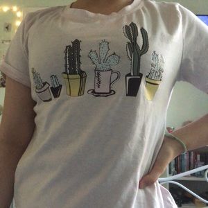 3/$20💫 pink cactus print tee